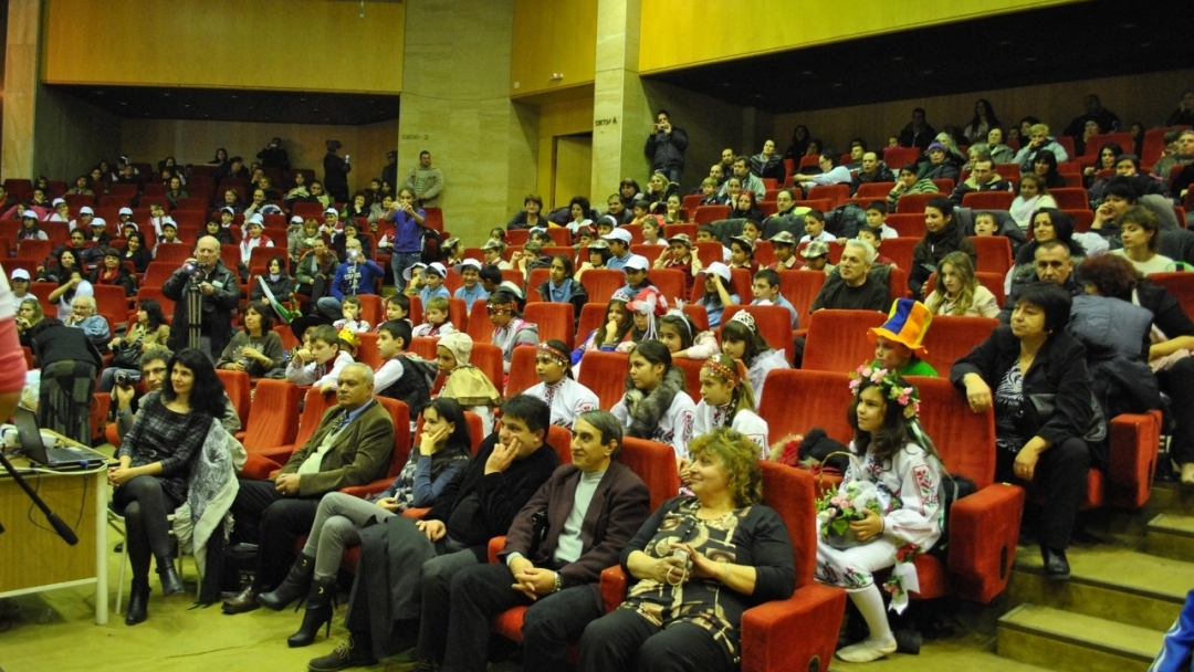 Фестивал на клубовете по Проект BG051PO001-4.1.05-0074 „Образователна интеграция на децата и учениците от етническите малцинства в три основни училища на територията на гр. Русе“