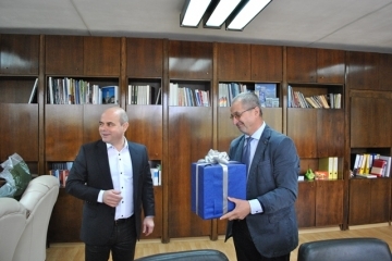 Кметът Пламен Стоилов поздрави рожденика Стефко Бурджиев 