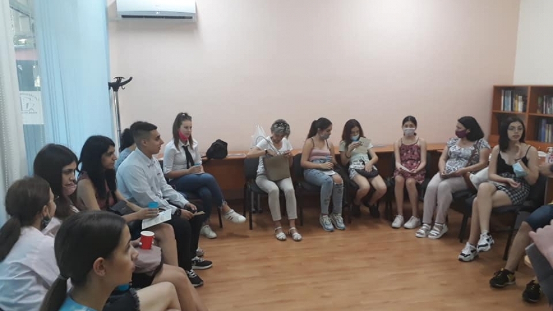 С флашмоб на доброволците от Превантивно – информационния център приключиха събитията по повод Международния ден за борба с наркотиците