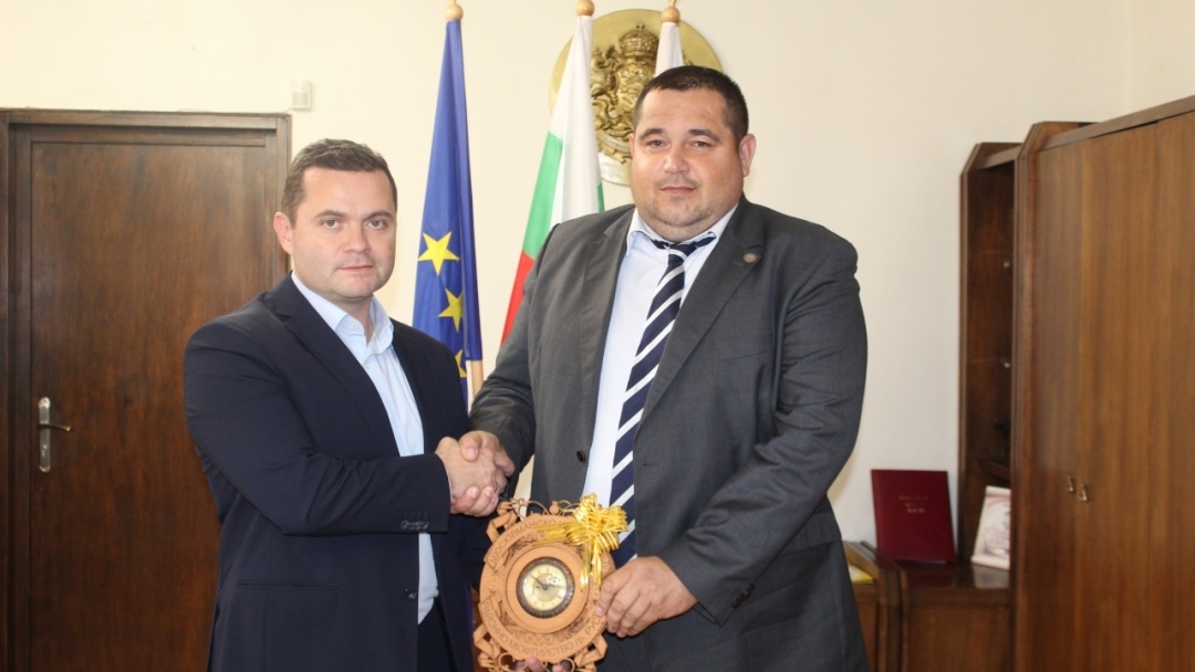 Районният мюфтия на Русе Юджел Хюсню поздрави Пенчо Милков за встъпването му в длъжност като кмет на Русе