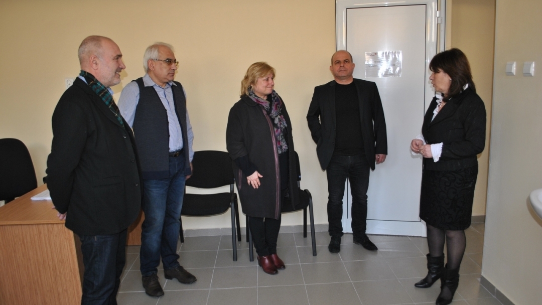 Кметът Пламен Стоилов откри ремонтирани помещения в ДГ "Ралица"