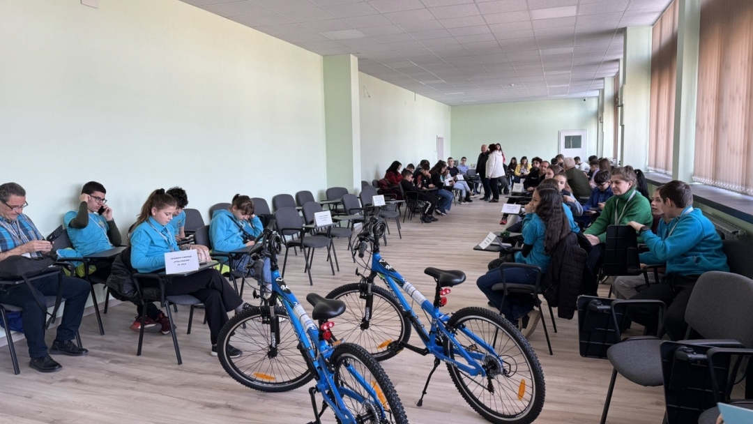 Ученици от Русе демонстрираха знания и умения в общинския кръг на състезанието по безопасност на движението