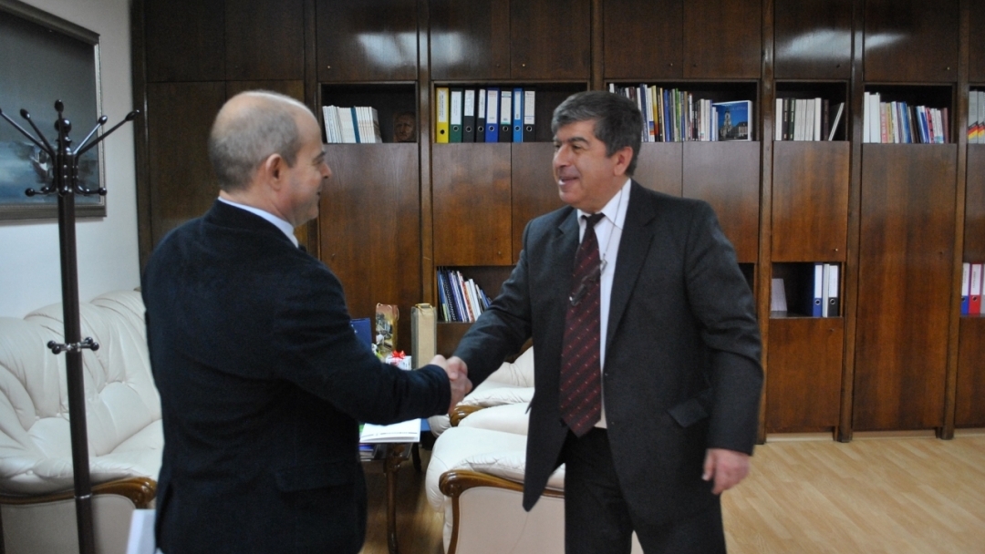 Кметът Стоилов поздрави областния управител Калчев за рождения му ден