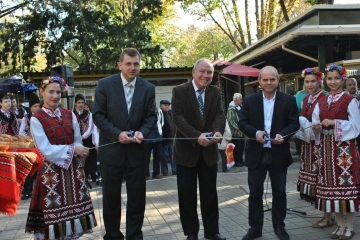 Реновирана част от Централния общински пазар в Русе беше официално открита