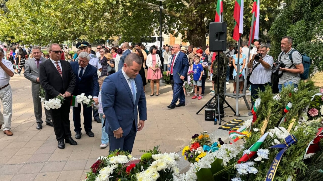 Русе почете 140 години от Съединението с тържествена церемония и историческа възстановка