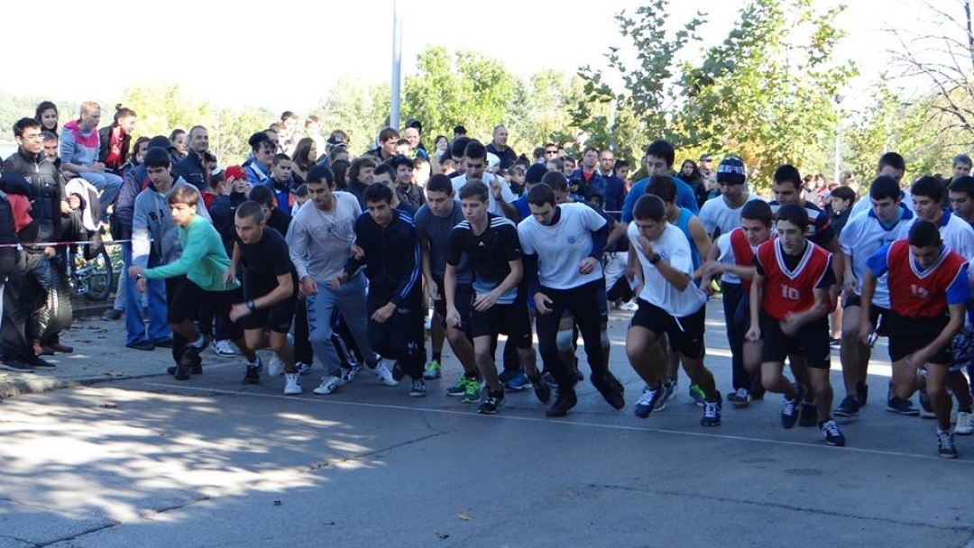 Над 220 деца и младежи мериха сили на традиционния крос „Баба Тонка”