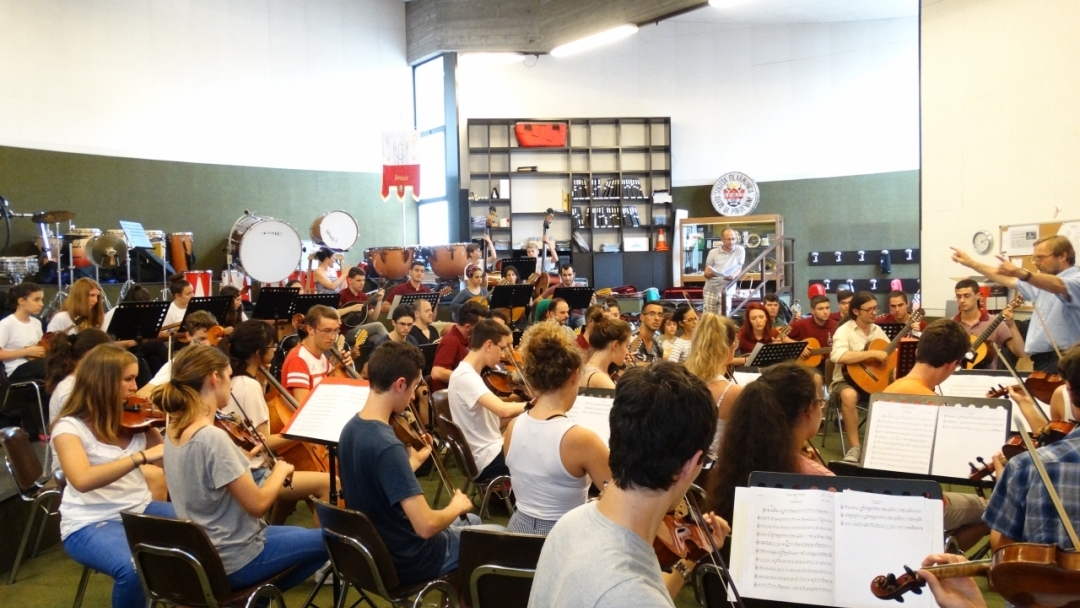 Тамбурашки оркестър „Русе” с престижно участие в международен фестивал в Италия