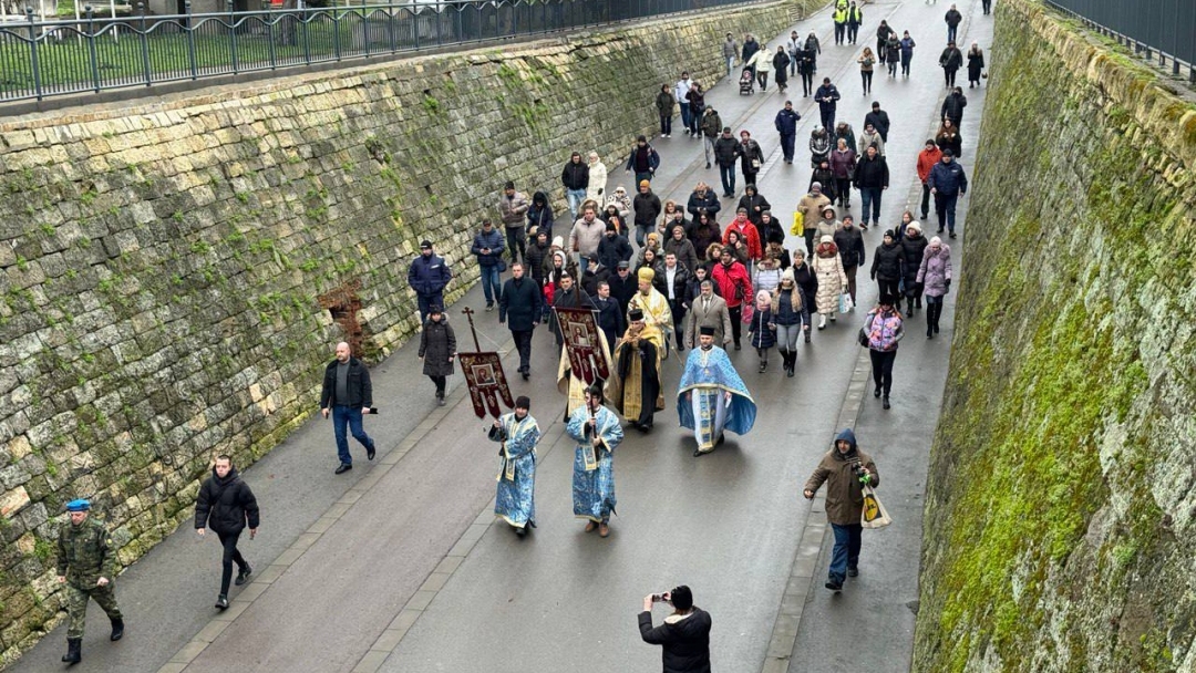 За 6-и път: Теодор Цветков извади богоявленския кръст от водите на Дунава