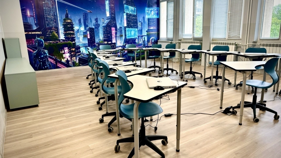 Нов STEM център за високи технологии, природни и обществени науки отвори врати в СУЕЕ