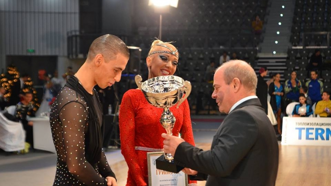 Министърът на младежта и спорта Красен Кралев и кметът Пламен Стоилов наградиха победителите в откритото световно първенство по стандартни танци в Булстрад Арена