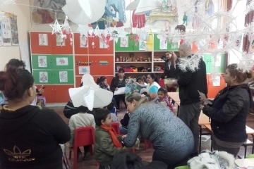 Деца и родители пресъздадоха заедно празнична коледна атмосфера