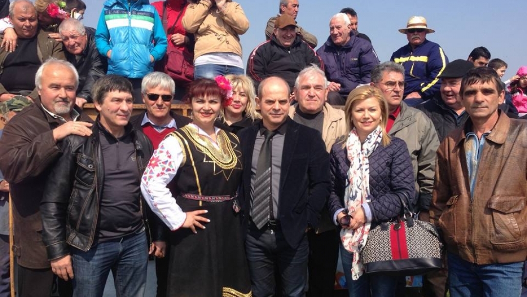 Близо 70 коня мериха сили в надпревара в село Сандрово