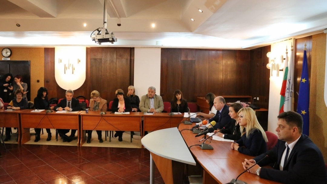 Заместник-кметът Иван Григоров участва в дискусия със заместник-министър Зорница Русинова