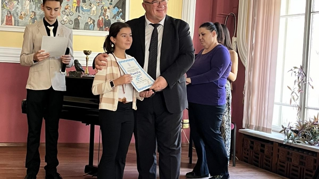 Млади русенски таланти спечелиха куп награди за литературни журналистически творби