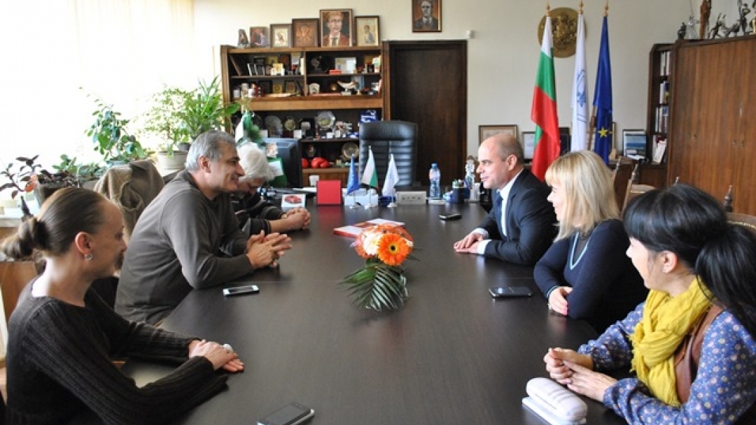 Кметът Пламен Стоилов  връчи златна значка на Христо Гърбов