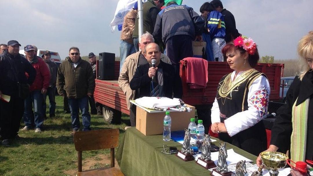 Близо 70 коня мериха сили в надпревара в село Сандрово