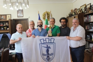 Кметът Пламен Стоилов връчи парична премия и знаме "Русе" на СКТМ "Дунав"