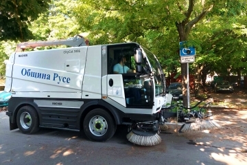 Повече от 30 тона отпадъци са почистили служителите на ОП „Паркстрой“ през изминалия месец