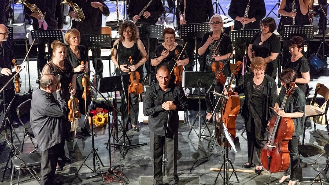 200 музиканти участваха в пърформанса "Европа - това сме ние" по повод Деня на Дунав и Европредседателството