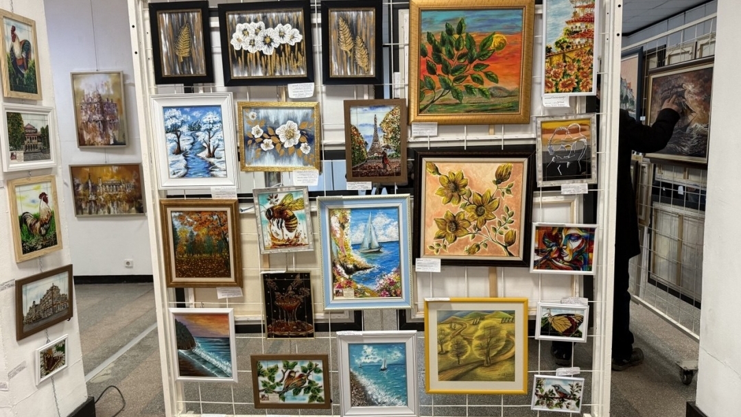 Красотата на зимата е уловена в 150 творби на русенски автори