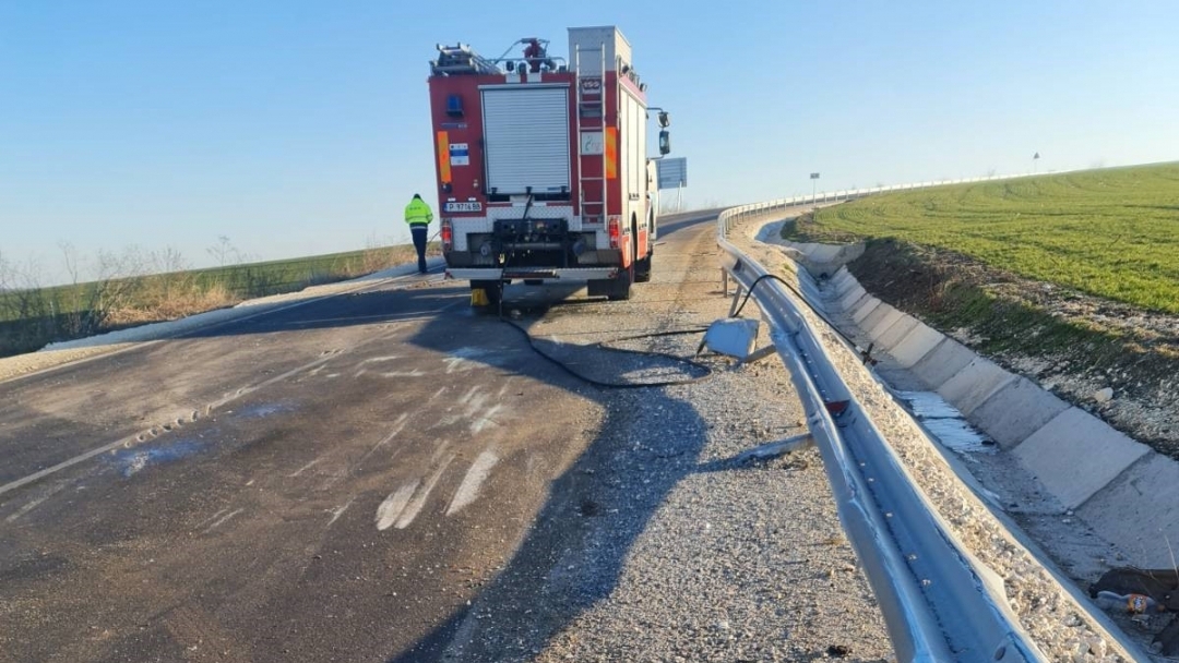 Катастрофа със служебен бус на пътя Русе-Кубрат. Община Русе с готовност за съдействие и подкрепа за семействата на пострадалите