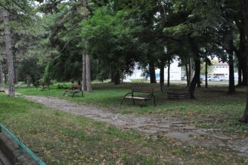 Община Русе поставя 123 нови пейки