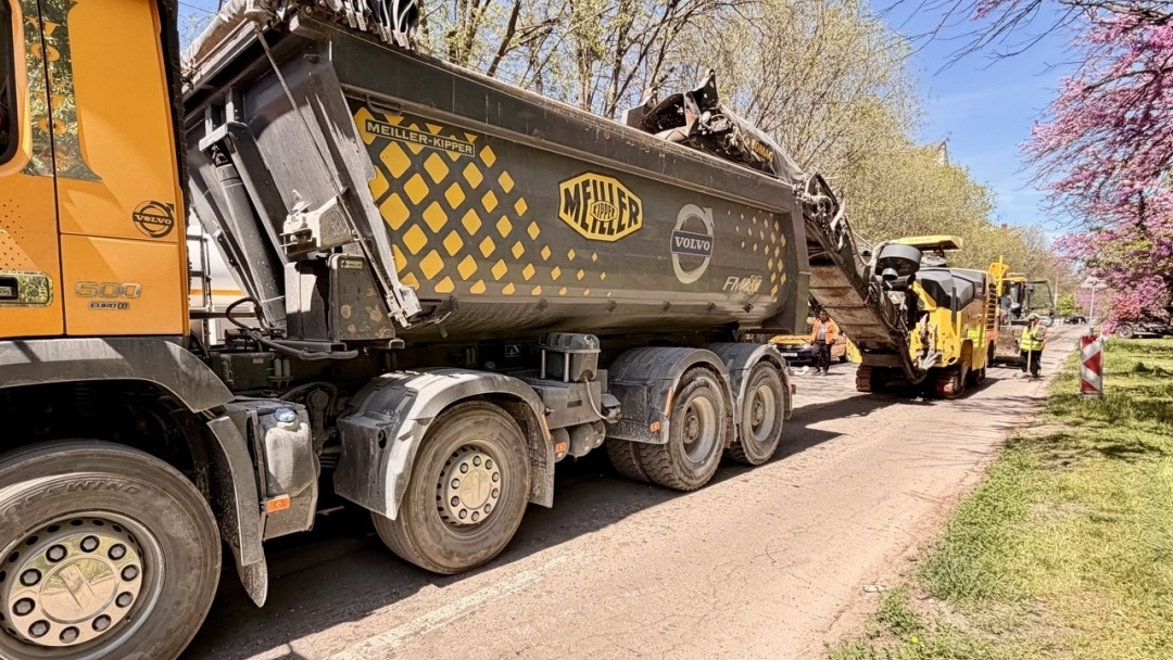 Кметът Пенчо Милков даде начало на строителните дейности по бул. „Съединение“ и ул. „Коледница“