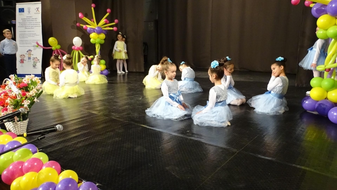 Над 120 деца празнуваха приятелството и добротата на поредния фестивал “Децата на Русе пеят и танцуват”