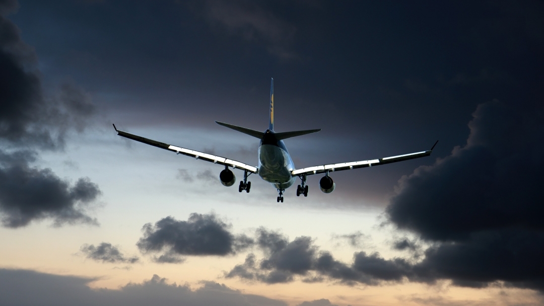 Община Русе обявява обществена поръчка за осигуряване на самолетни билети, трансфери и транспортни услуги