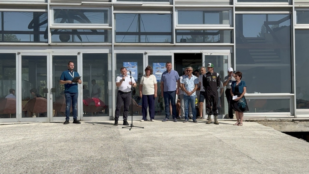 Русе посрещна националния шампионат по безмоторно летене с впечатляващо авиошоу