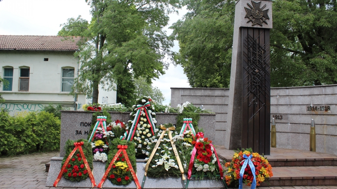 С церемония и заупокойна молитва Русе отбеляза Деня на Ботев и загиналите за свободата на България 
