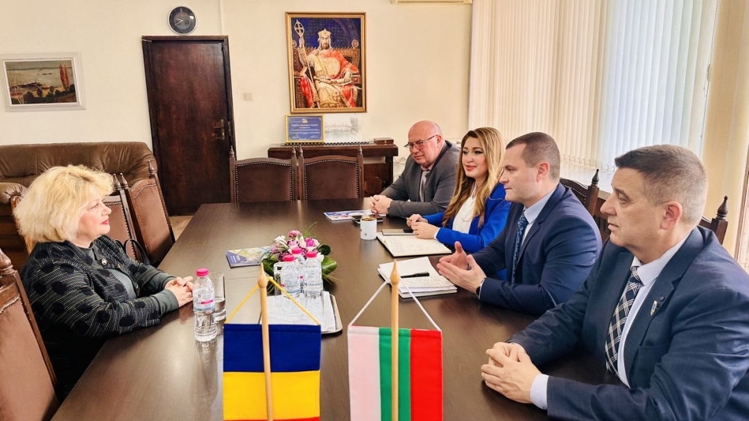 Кметът Пенчо Милков и посланик Бръндуша Предеску обсъдиха нови възможности за сътрудничество между Русе и румънските градове от региона