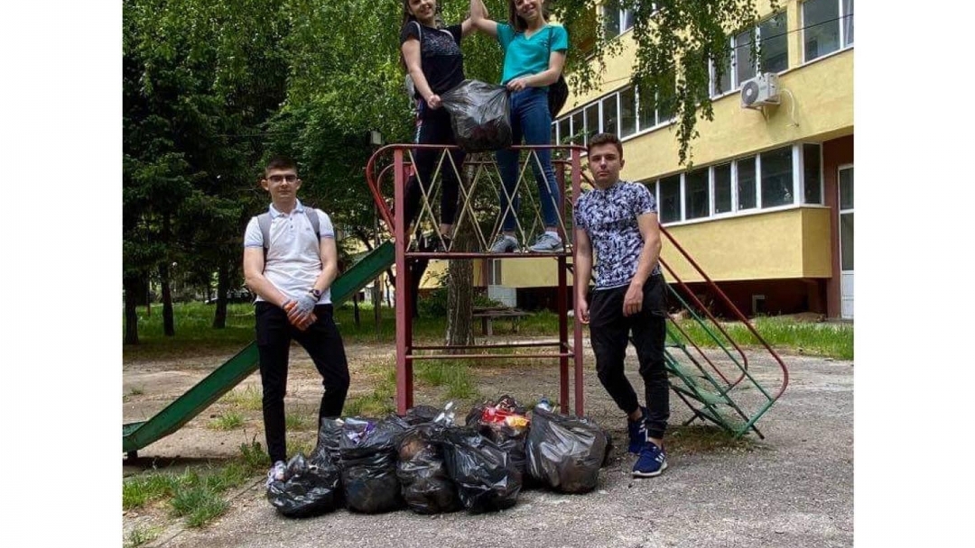 Еко инициатива на Младежкия парламент в русенския квартал „Здравец“
