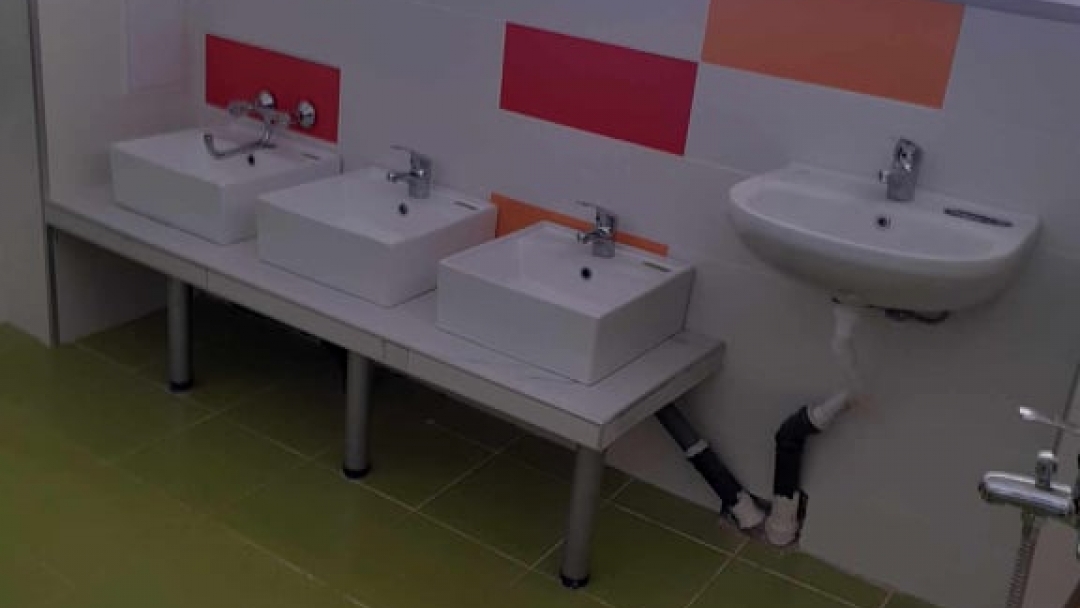 Община Русе обнови изцяло санитарните помещения в детската градина в Червена вода