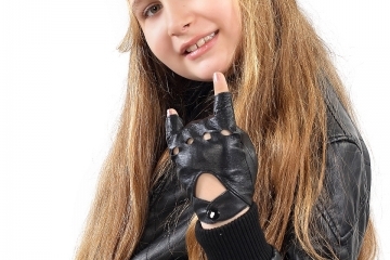 Награда за солистката Катрин от ДВГ „Слънце”