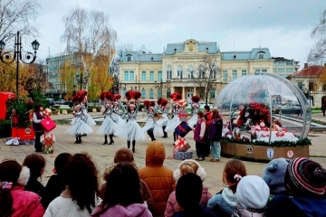 Лайънс клуб „Вдъхновение“ дари празнична украса на града по повод фестивала „Русе – коледната звезда на Дунав“