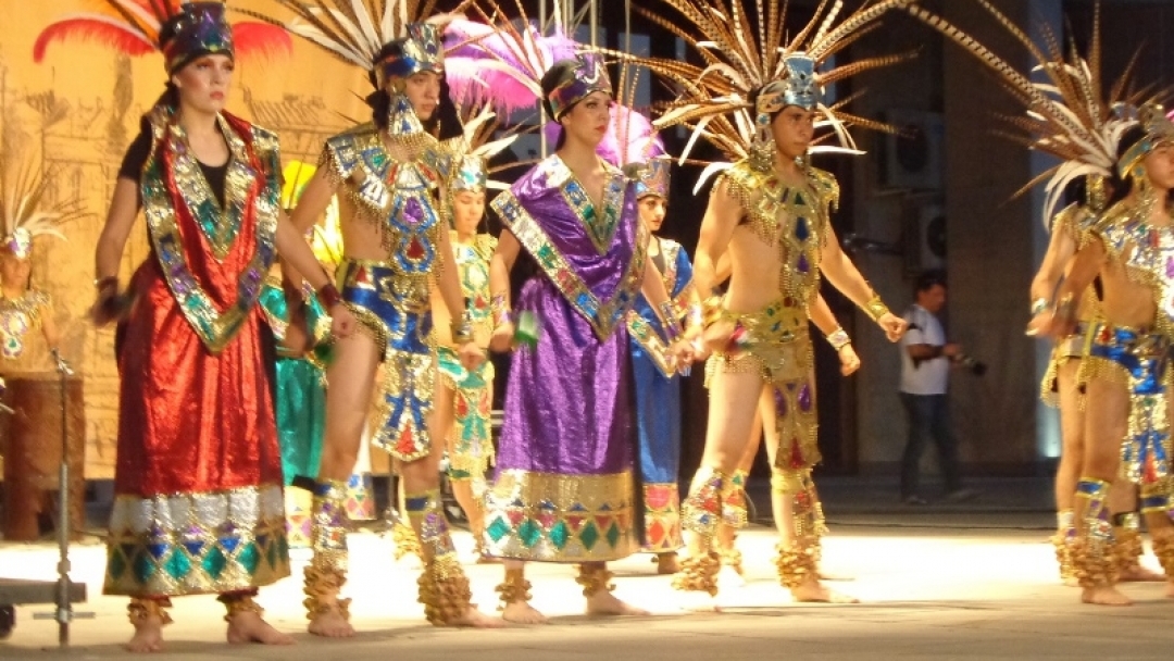 Мексикански фолклорни танци и латино ритми завладяха Русе