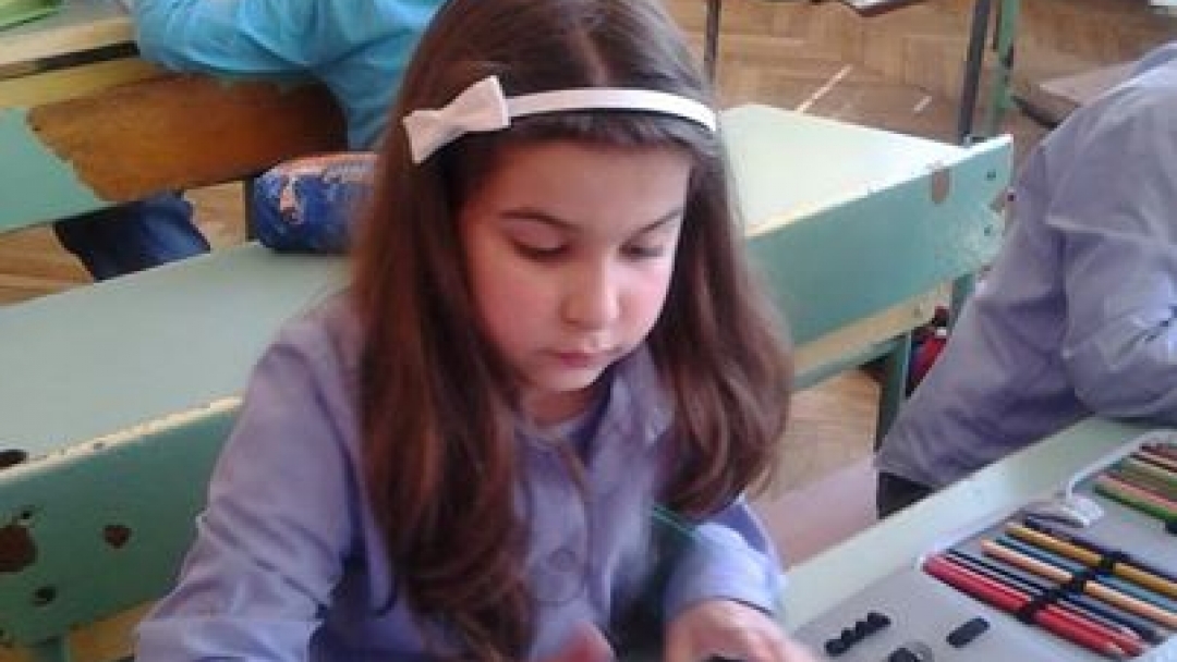 Великденска работилница гостува в русенските училища