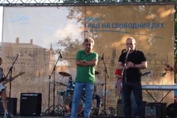 Кметът Пламен Стоилов поздрави участници и публика на 