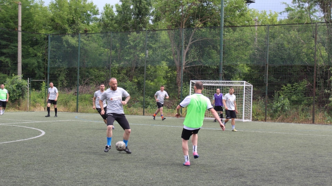 Проведе се работнически турнир по мини футбол на игрищата в Спортен комплекс „Локомотив“