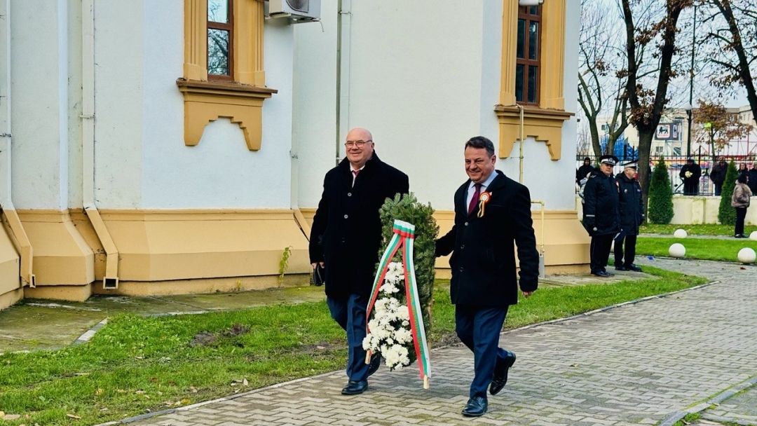 Зам.-кметът Енчо Енчев уважи националния празник на Румъния в Гюргево