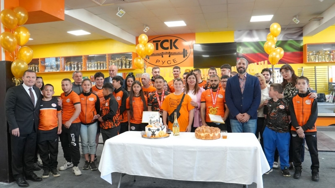 Ангел Русев и Дениз Данев с парични премии и грамоти от кмета Пенчо Милков 