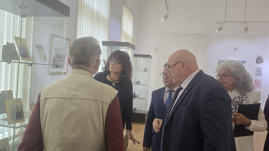 Изложба на исторически фотографии разказва за общото минало на Русе и Гюргево