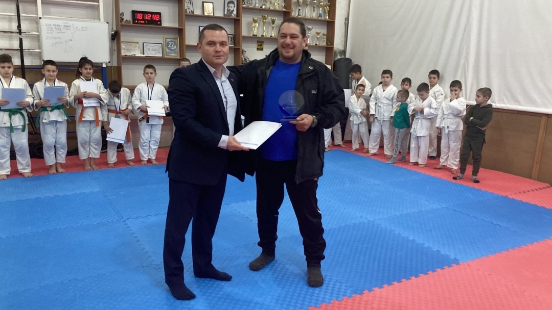Кметът Пенчо Милков награди заслужили състезатели по джу-джицу