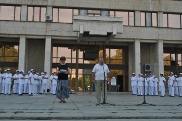 Шарено хоро се изви в центъра на Русе
