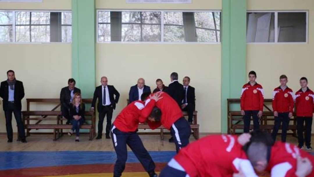 Обновената тренировъчна зала по борба официално отвори врати