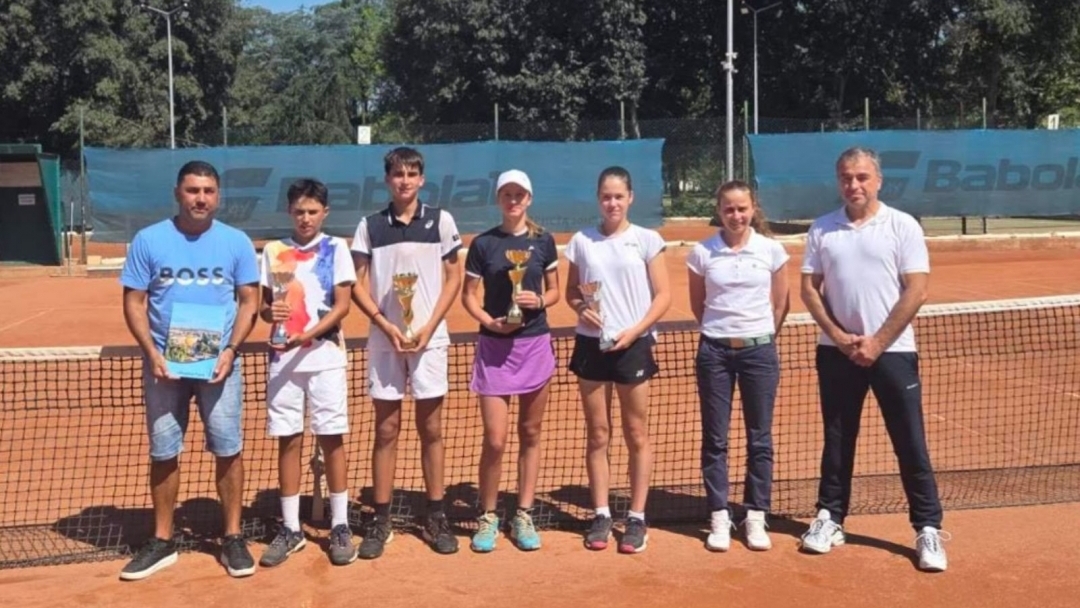 The winners of the International Tennis Tournament for children under 14 in Ruse were awarded