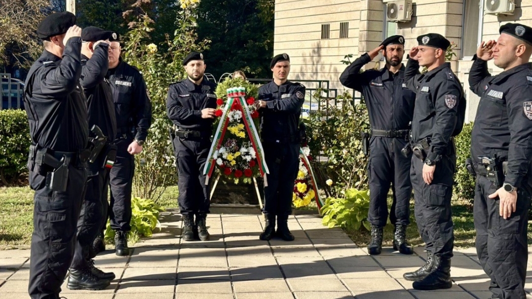 В Русе бе отбелязан професионалният празник на полицията с церемония и награждаване на 145 служители