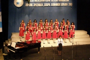 Хор „Дунавски вълни“ приключва творческия си сезон с концерт