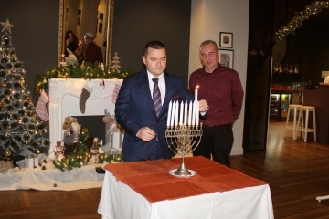Кметът Пенчо Милков уважи празника Ханука на еврейската общност